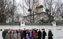 У стен Сретенского монастыря