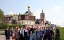 У Троицкого храма