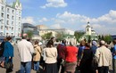 У Сибирского подворья