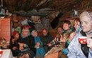 У приютившего нас Рустика в ожидании ночного автобуса
